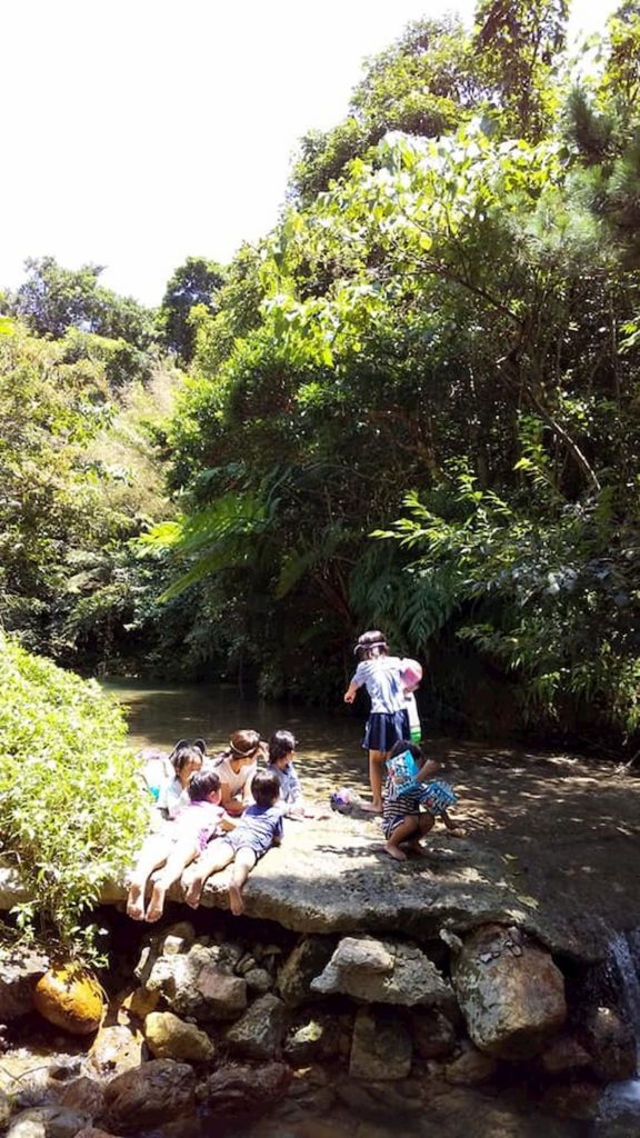 沖縄在住ママが教える、沖縄旅行で子供が絶対に楽しめるおすすめの遊び！【川上り編】