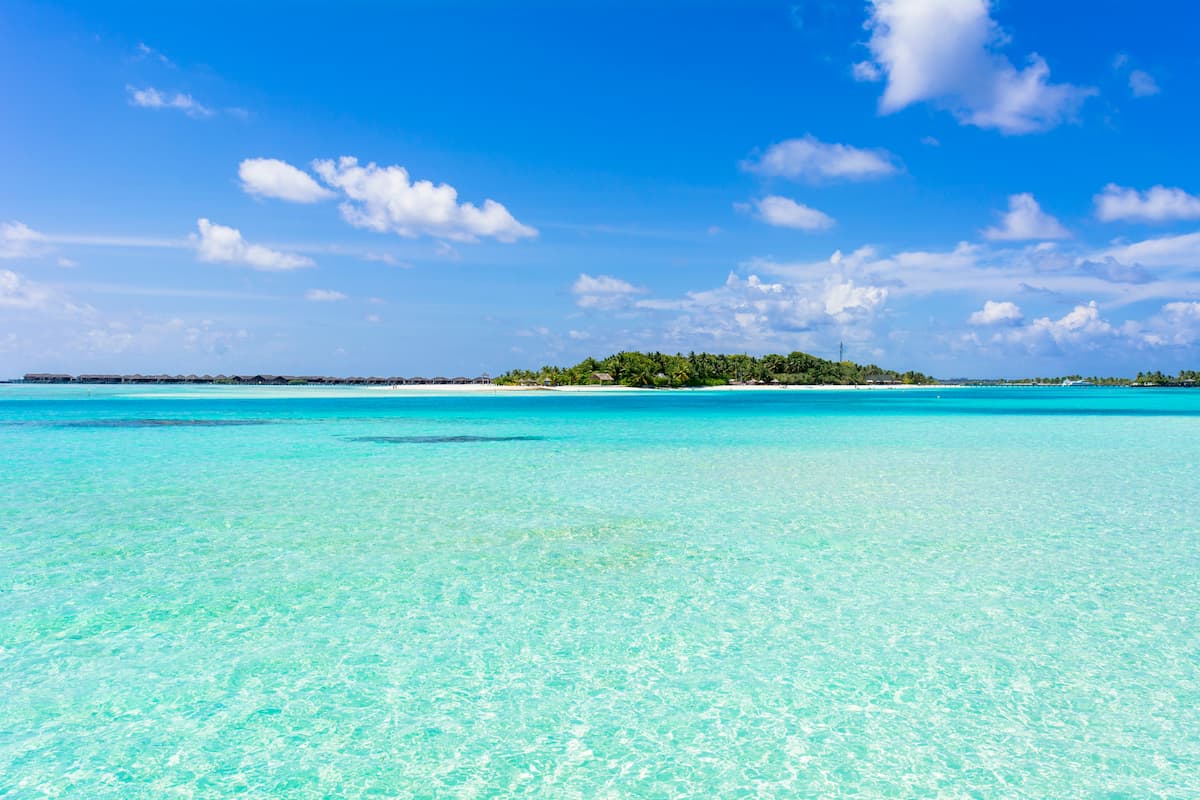 日本のモルディブ？！沖縄本島北部からフェリーで行ける楽園『与論島』は珊瑚礁でできた島