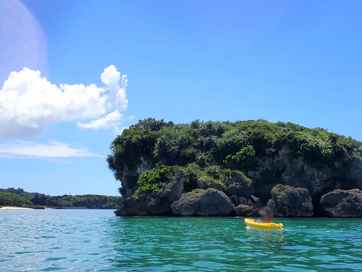 沖縄の海を満喫できる『カヤック』おすすめの場所とツアー